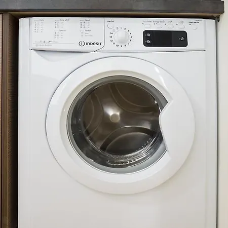 Modern Zlatnicka 8